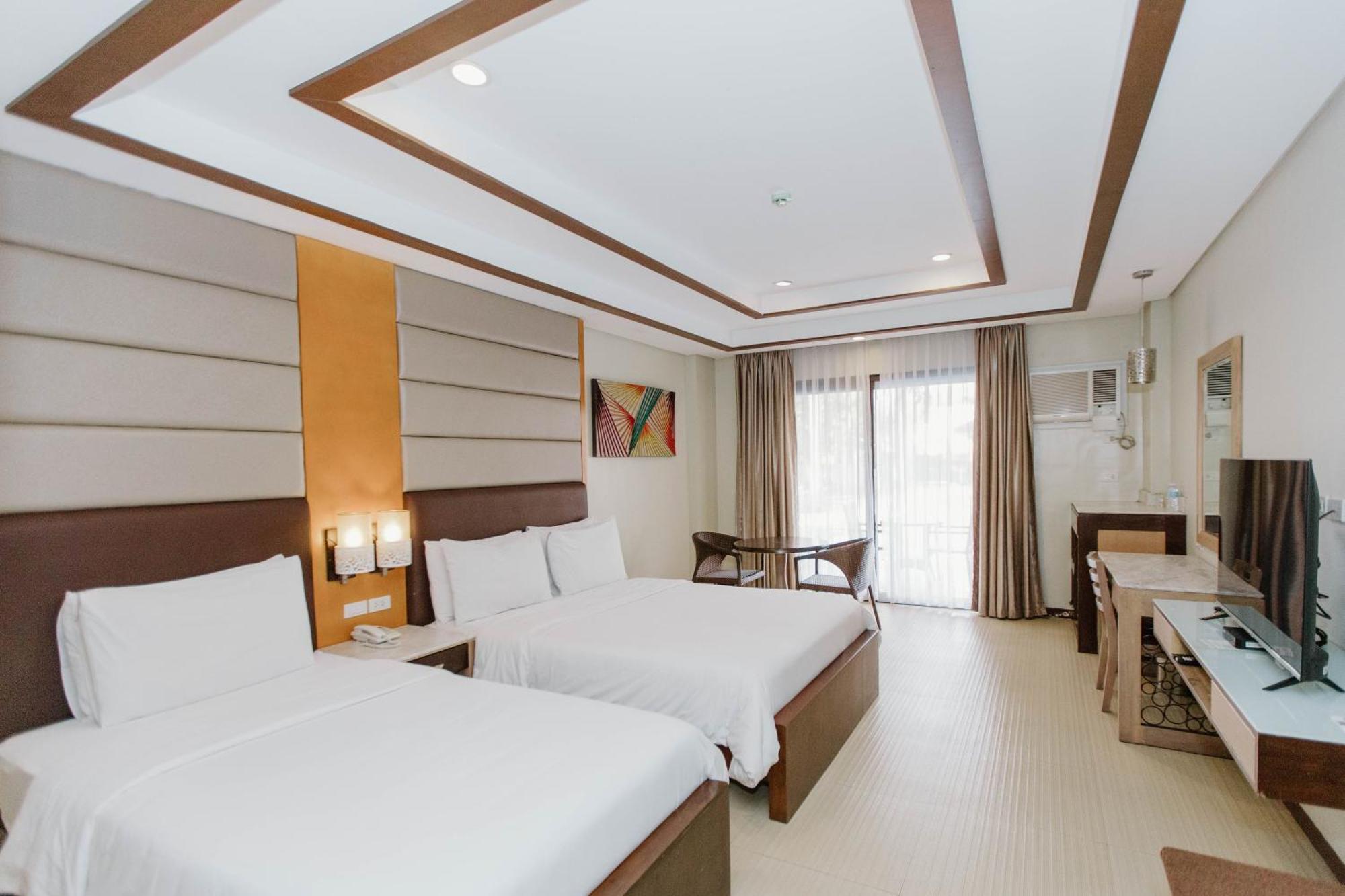 Cebu Westown Lagoon - South Wing Exterior foto